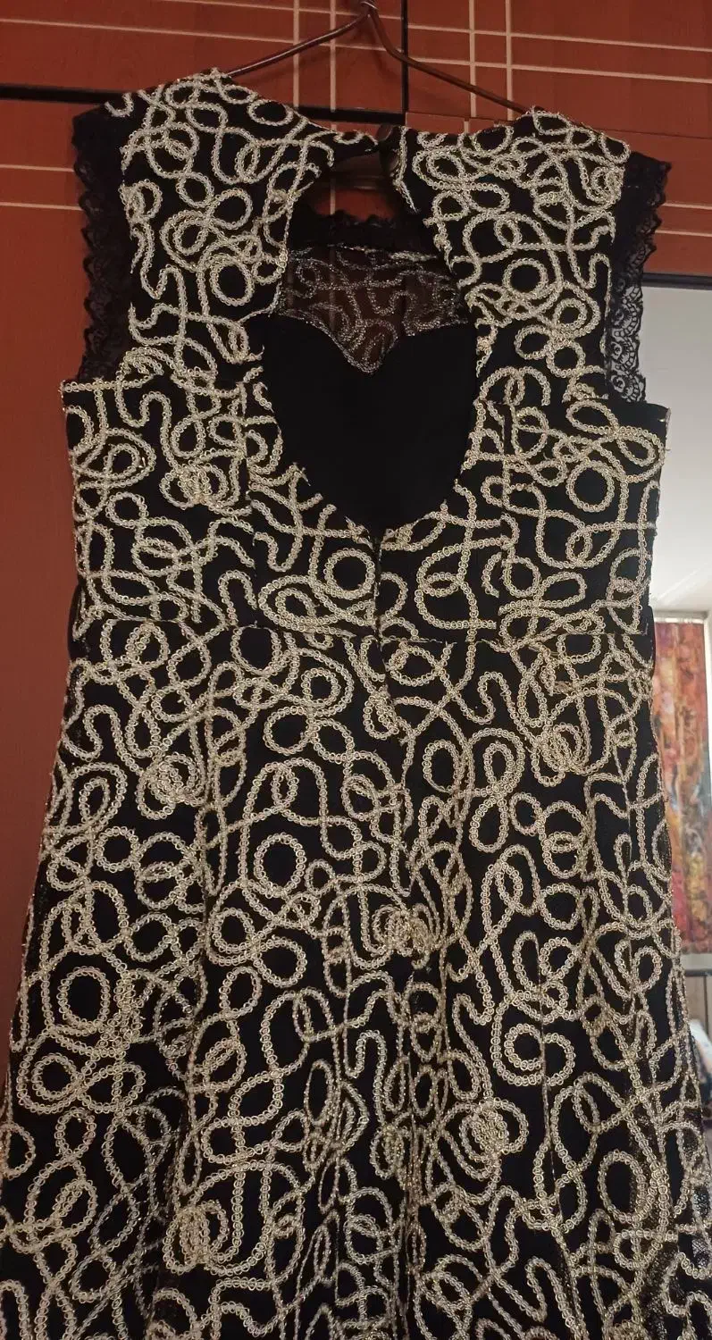 لباس|لباس|شیراز, شهرک ولیعصر|دیوار