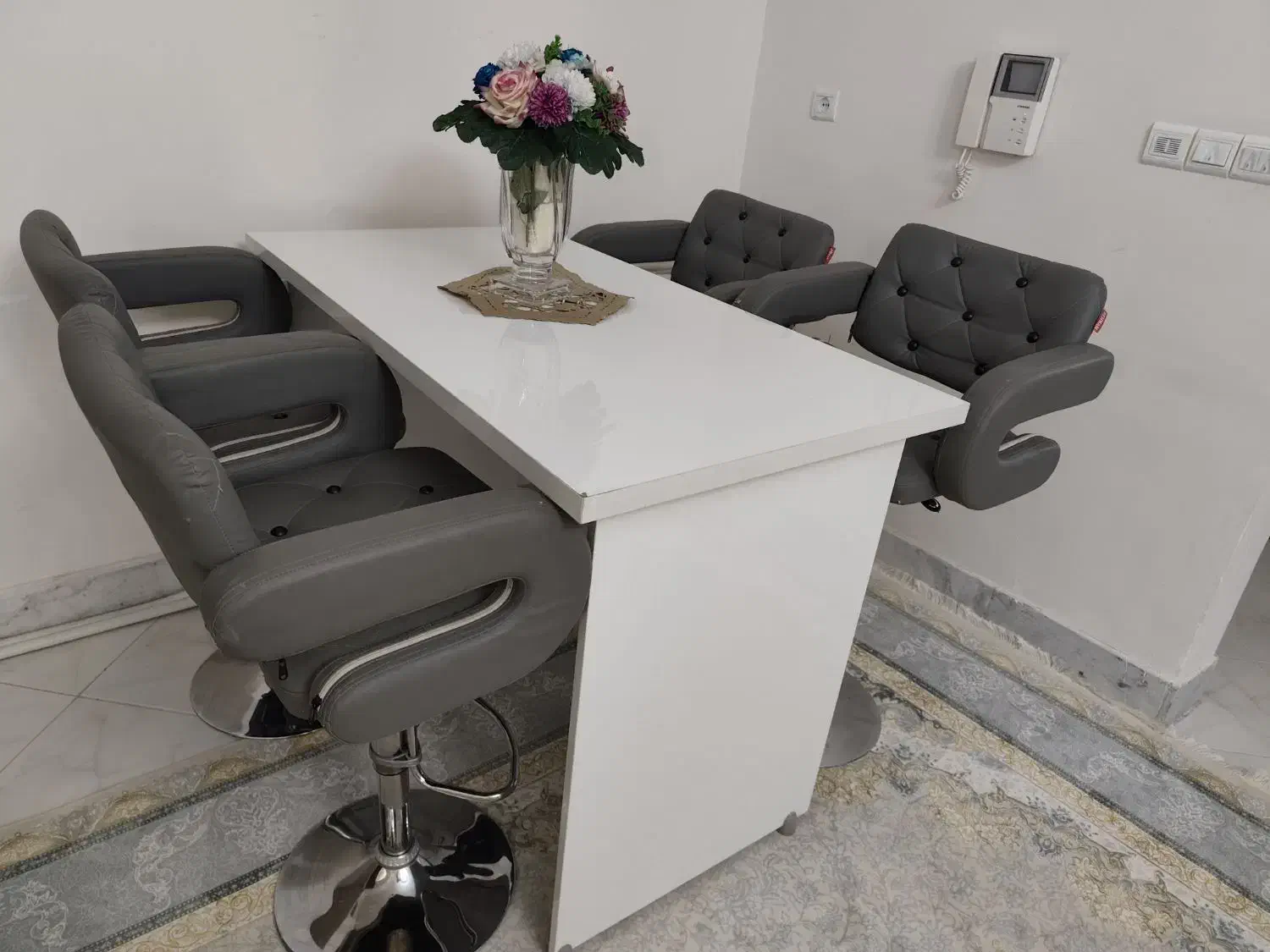 میز نهار خوری|میز و صندلی غذاخوری|نیشابور, دارایی|دیوار