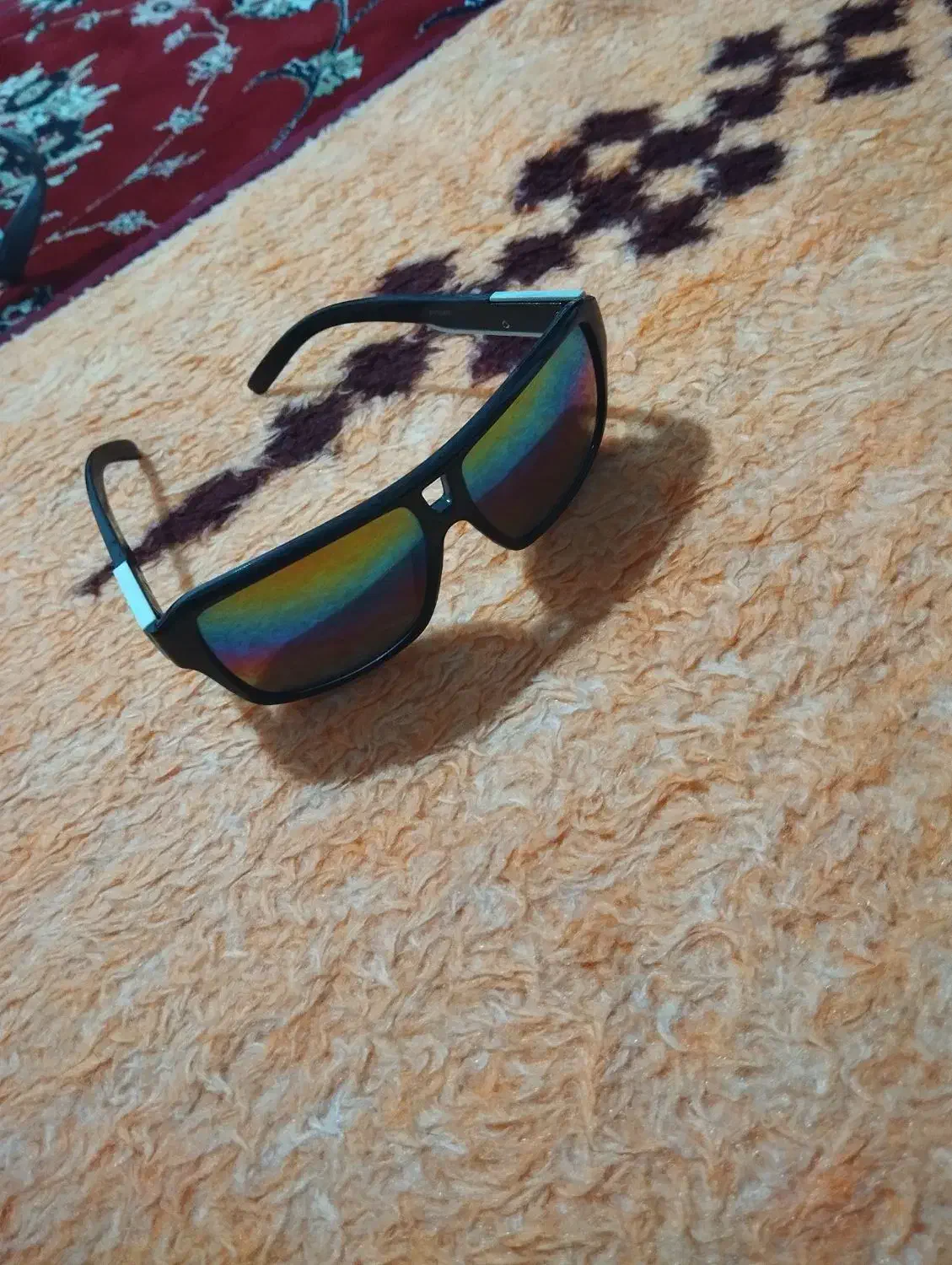 عینک|پرنده|نورآباد, |دیوار