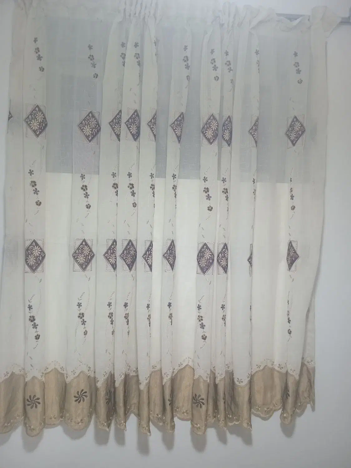 پرده|پرده، رانر، رومیزی|چالوس, |دیوار