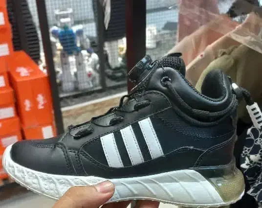 فروش عمده کتونی دخترانه و پسرانه|کفش و لباس بچه|تهران, دکتر هوشیار|دیوار