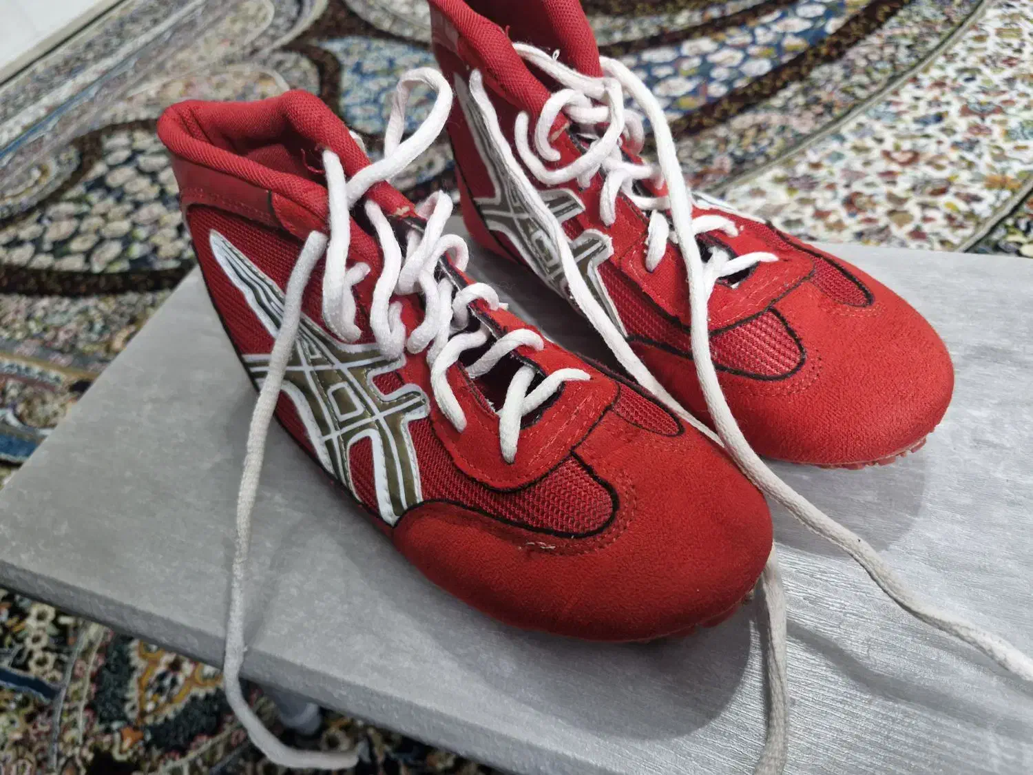 کفش وکلاه بوکس کاملآنو|کیف، کفش، کمربند|سیلوانه, |دیوار