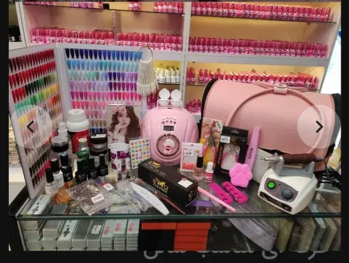 لوازم آرایشی|آرایشگاه و سالن‌های زیبایی|سردرود, |دیوار