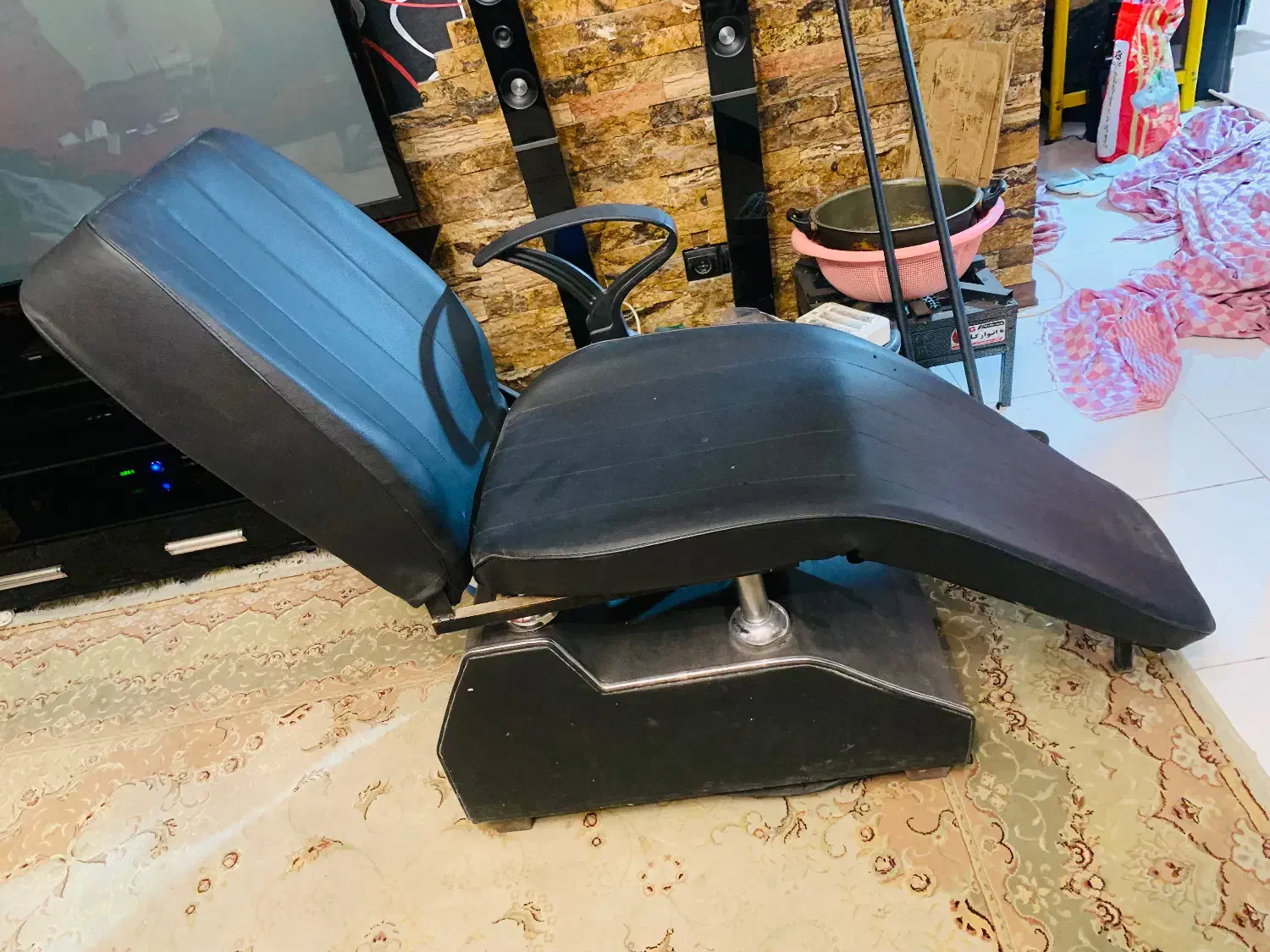 صندلی پیرایش|آرایشگاه و سالن‌های زیبایی|هشتگرد, شهرک ریحانه|دیوار