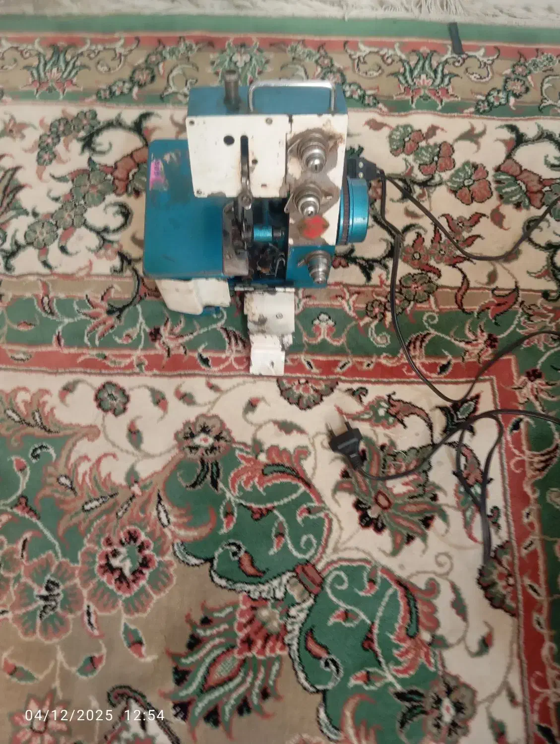 سردوز سه نخ|چرخ خیاطی و ریسندگی|فلاورجان, |دیوار