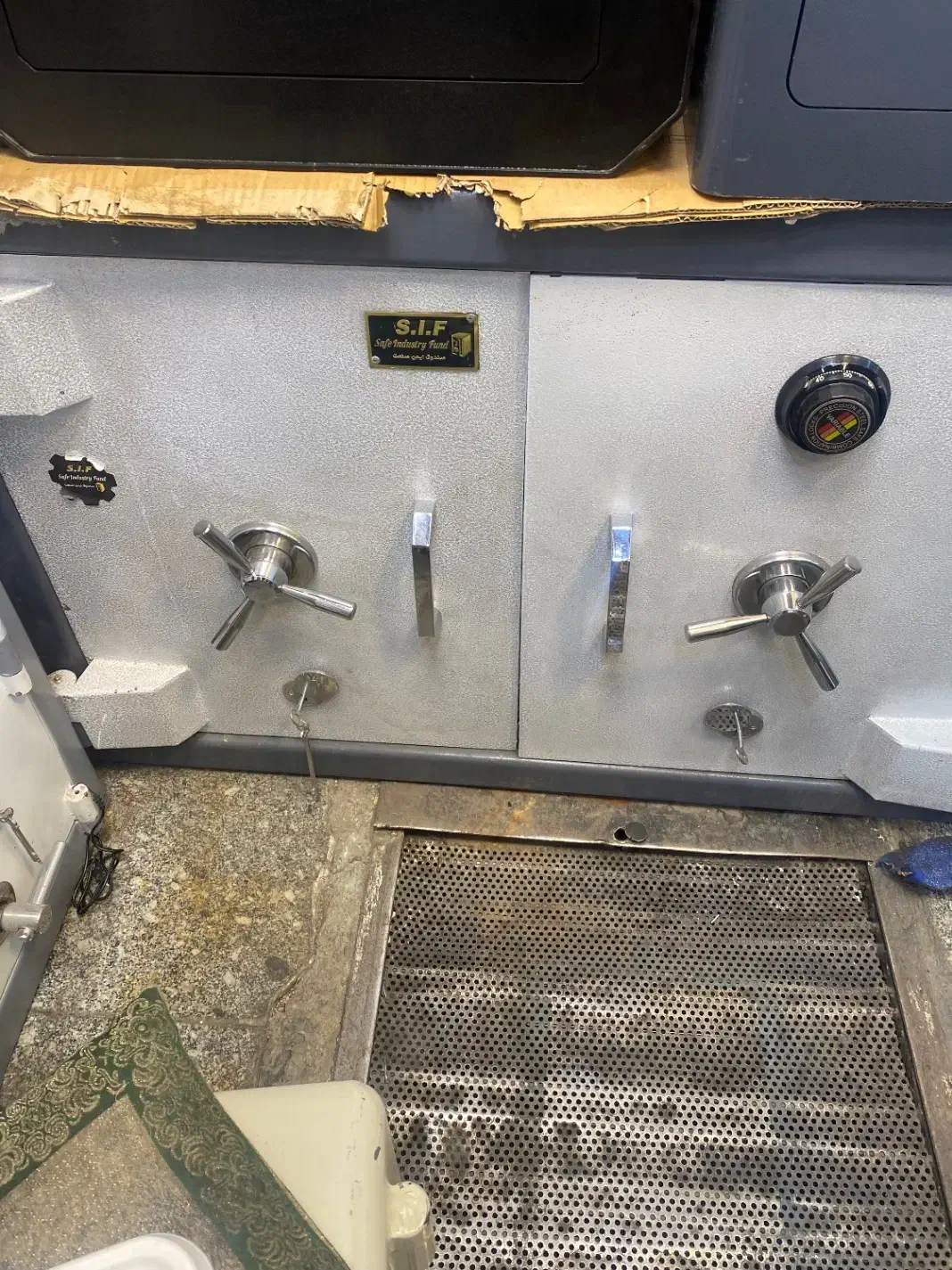 گاو صندوق زیر ویترینی|فروشگاه و مغازه|تهران, بازار|دیوار