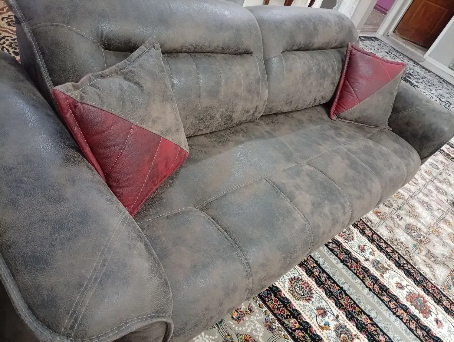 کاناپه تختخوابشو مکانیزه سه نفره|مبلمان خانگی و میز عسلی|مشهد, امیریه|دیوار