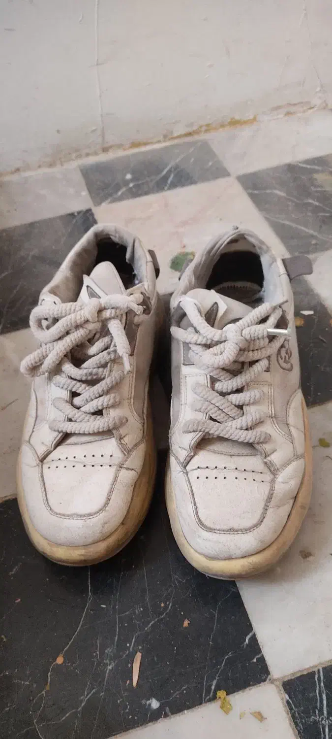 دو عدد کفش اسپرت مردانه|کیف، کفش، کمربند|قم, بلوار امین و ساحلی|دیوار
