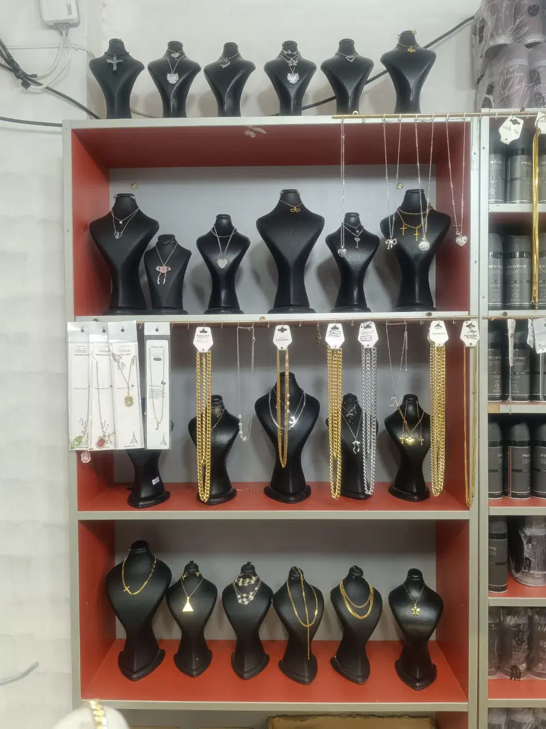 واگذاری بدلیجات و مانکن ها به قیمت خرید مرداد ماه|بدلیجات|کرمان, |دیوار