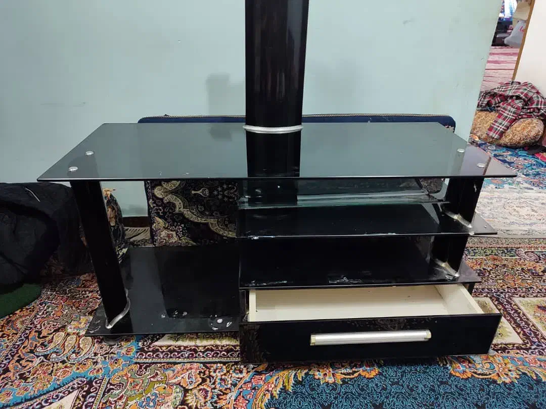 میز  ال‌سی‌دی  شیشه‌‌ای ۴ میلی‌متری دودی|میز تلویزیون|بندر امام خمینی, |دیوار