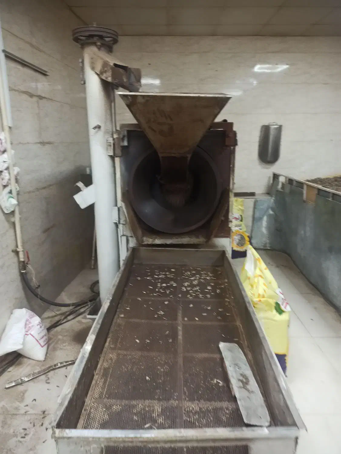 آموزش و مهارت آجیل پزی تفت انواع خشکبار در 2ماه|استخدام خدمات فروشگاه و رستوران|کردکوی, |دیوار