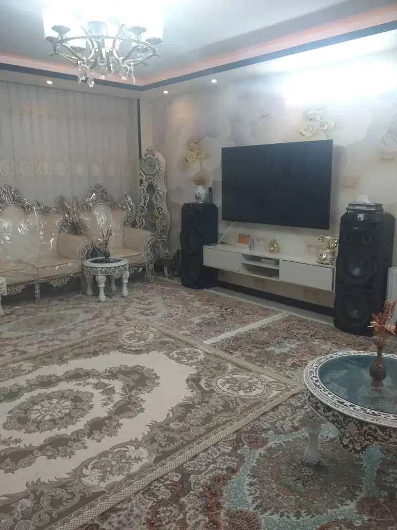 ویلایی ۲۵۰متری خیام|اجارهٔ خانه و ویلا|شاهین‌شهر, خانه کارگر|دیوار