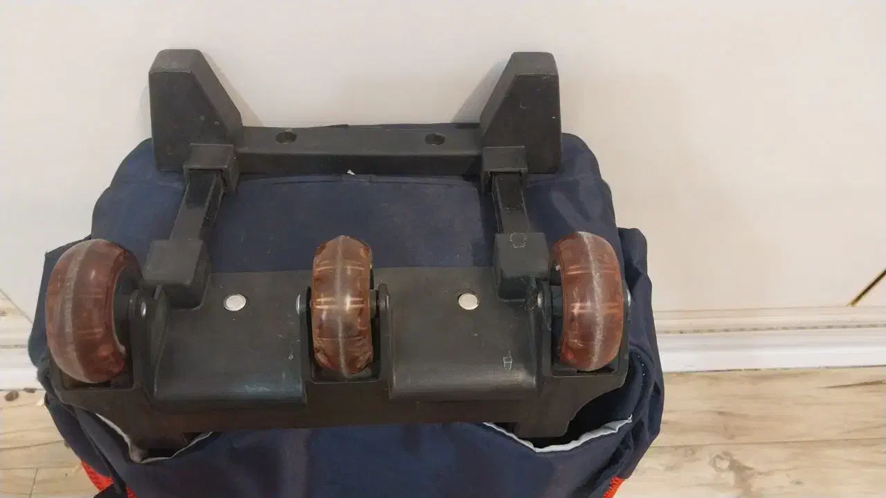 کیف مدرسه چرخ دار|کیف، کفش، کمربند|قم, حاج خلیل|دیوار