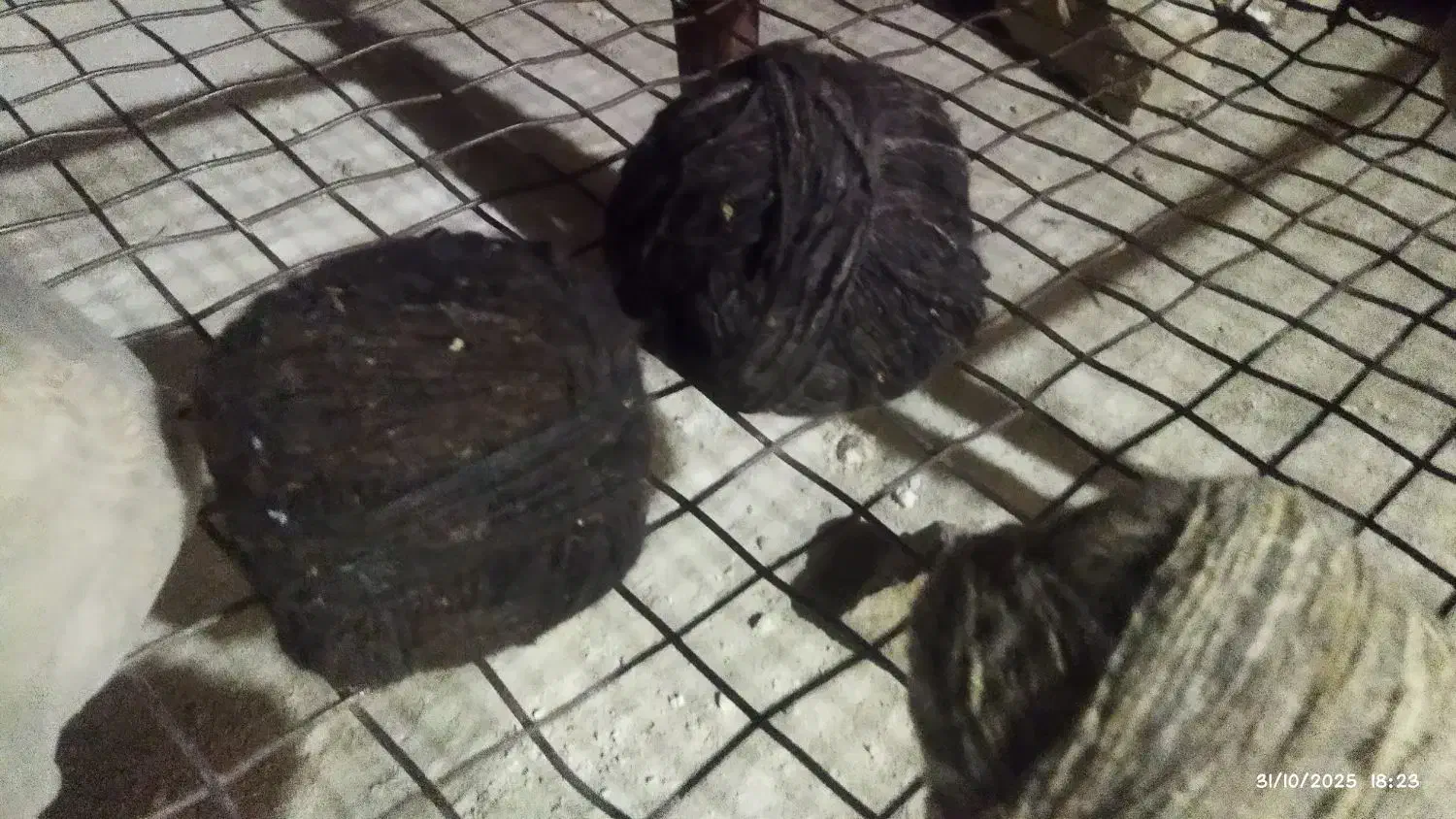 رشتن سفید و کال|لوازم خیاطی و بافتنی|لالی, |دیوار