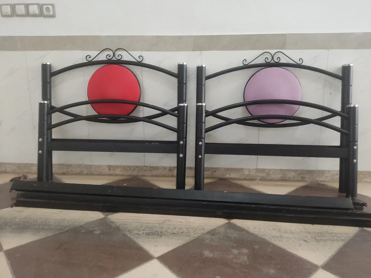 تختخواب فلزی یکنفره|تخت و سرویس خواب|سقز, |دیوار