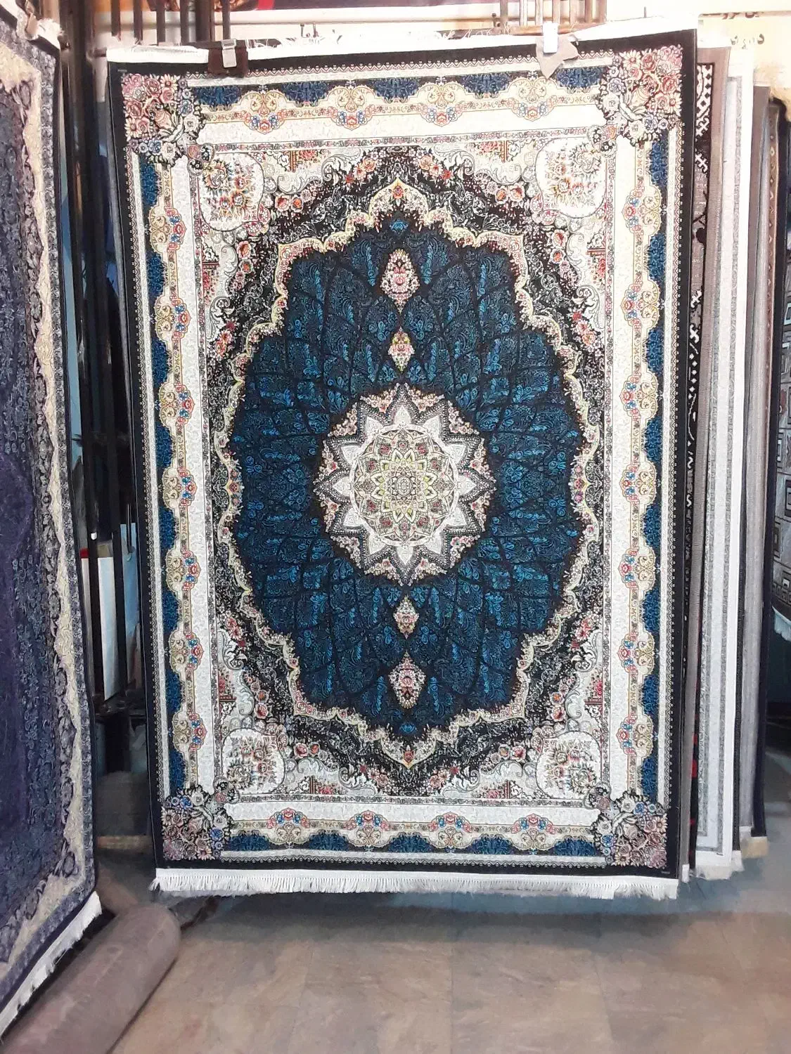 فرشینه متنوع|فرش|کاشان, بازار کاشان|دیوار