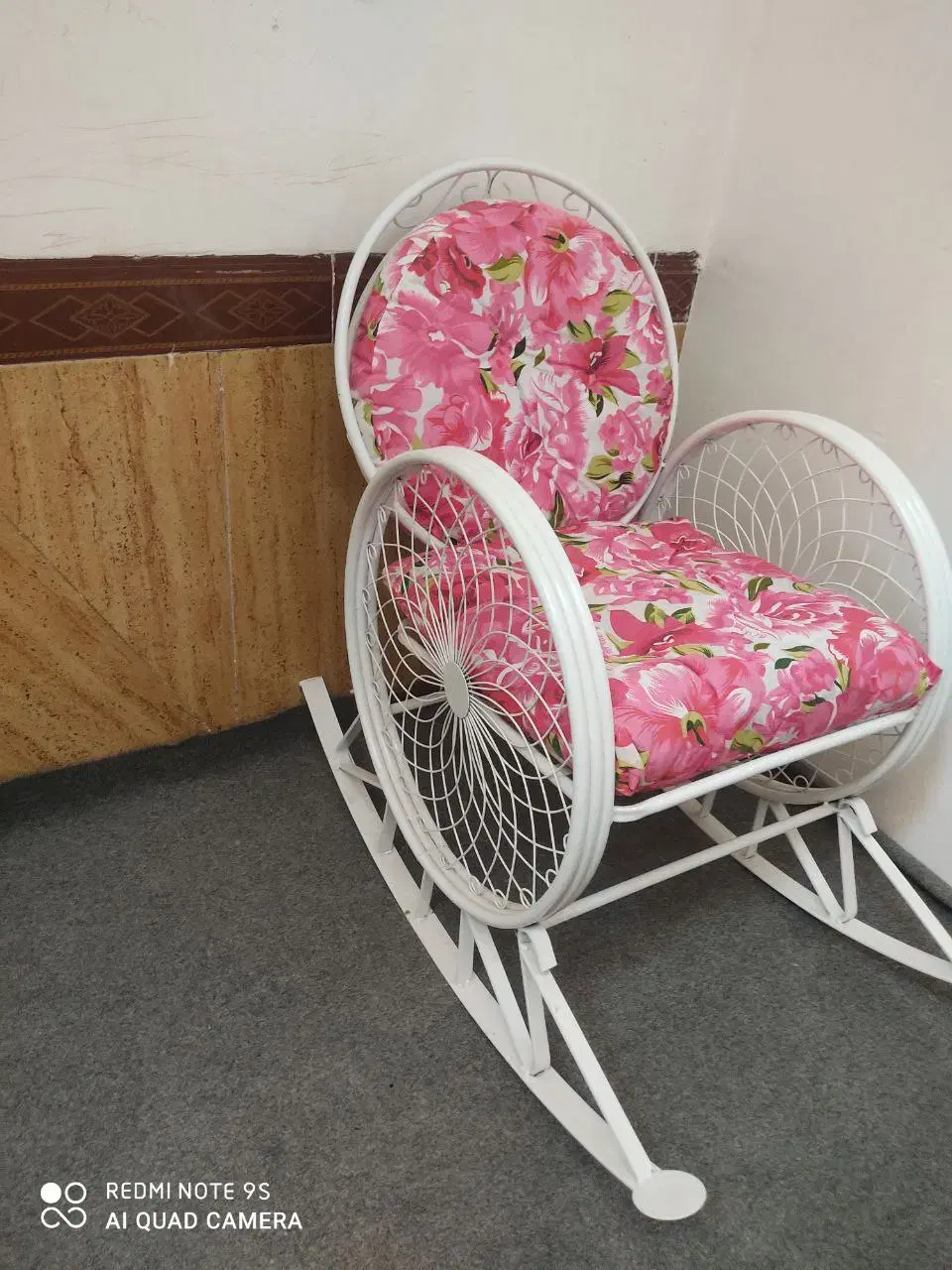 میزه نو|صندلی و نیمکت|پاوه, |دیوار