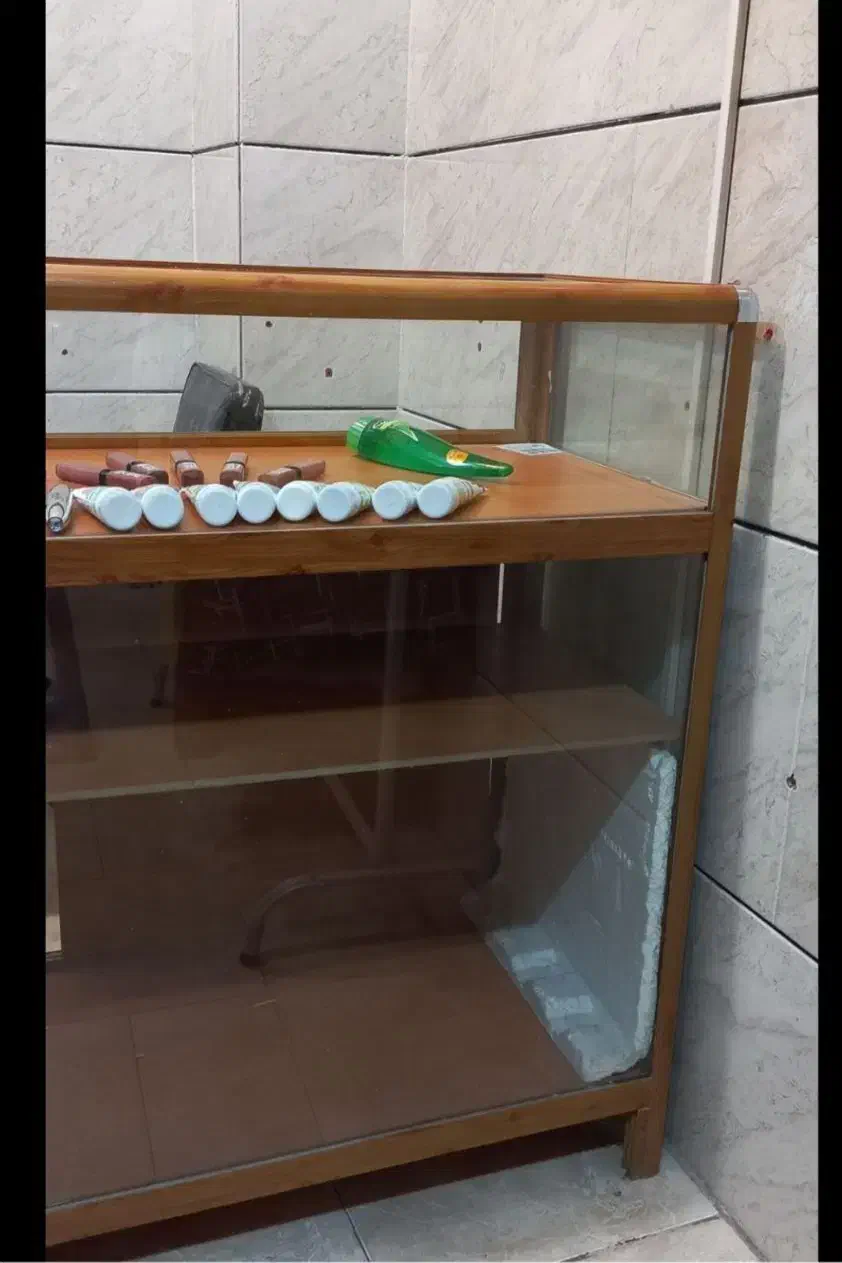 ویترین مغازه طرح چوب|فروشگاه و مغازه|خمینی‌شهر, |دیوار