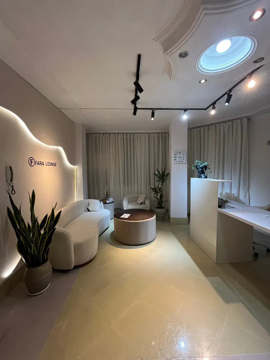 خدمات زیبایی کلینیک فارا دامغان|خدمات آرایشگری و زیبایی|دامغان, |دیوار