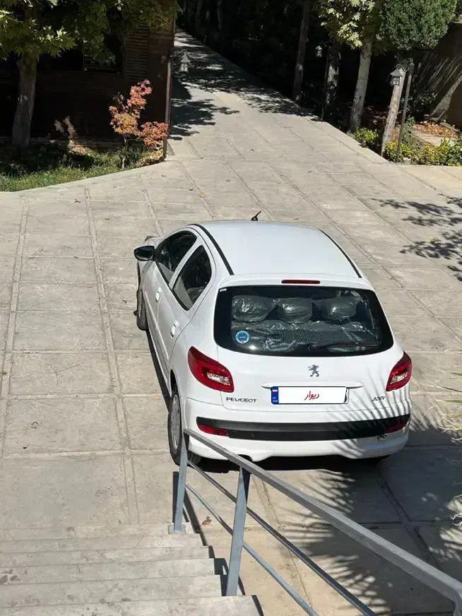 207 مدل ۴۰۳|خودرو سواری و وانت|سیرجان, |دیوار