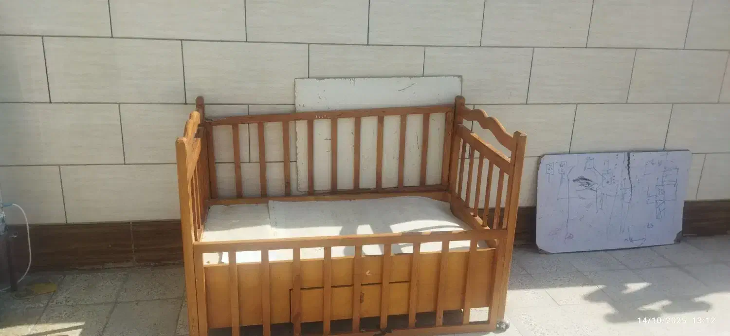 تخت کودک|تخت و صندلی بچه|خواف, |دیوار