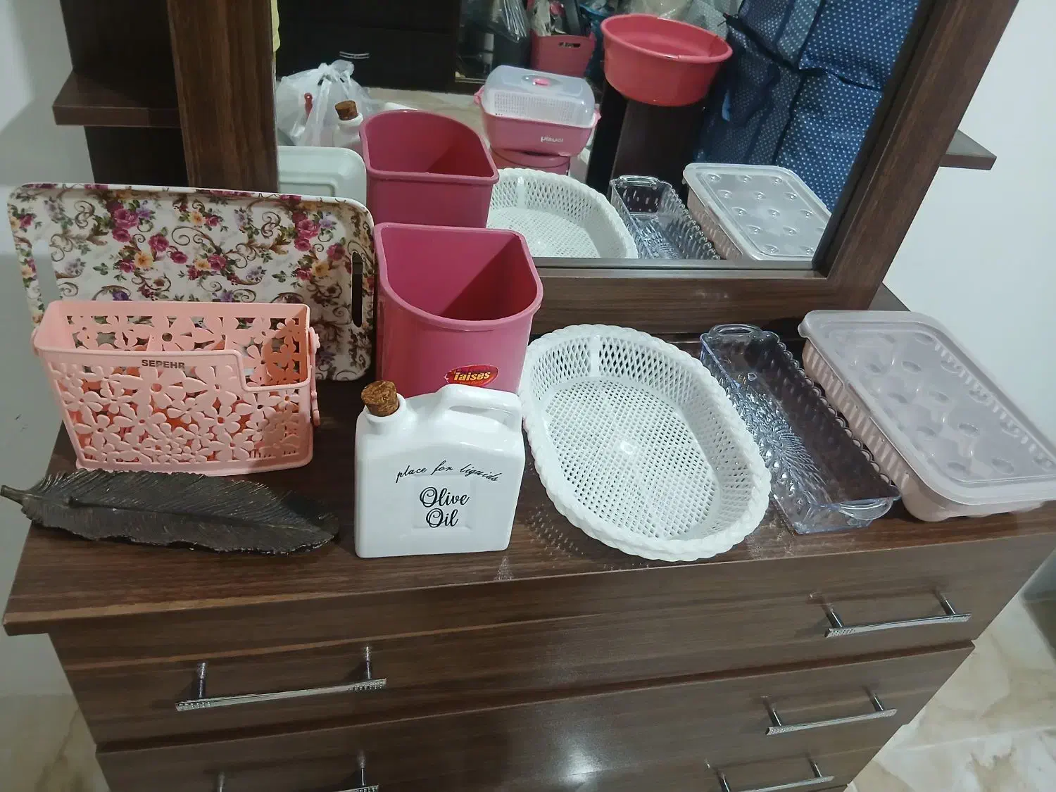 ظرف، میز، موکت|ظروف سرو و پذیرایی|قائم‌شهر, |دیوار