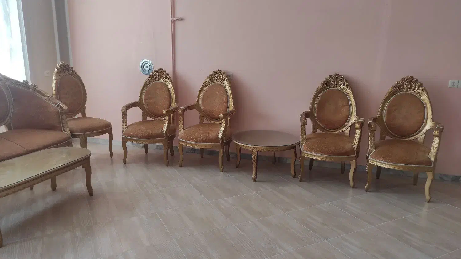 مبلمان طلایی  ۵ گل|مبلمان خانگی و میز عسلی|نیشابور, مازول|دیوار