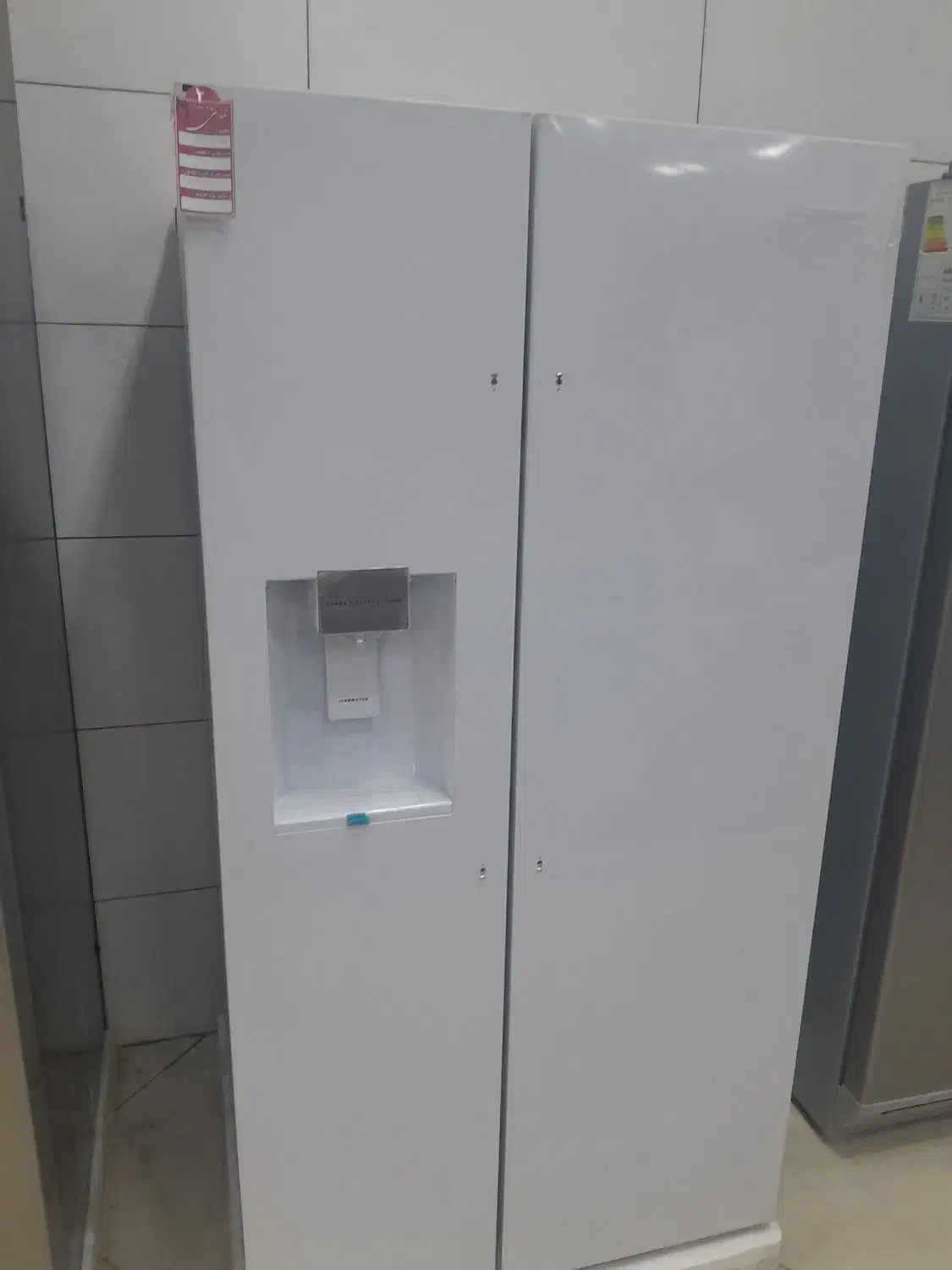 یخچال کندی ساید|یخچال و فریزر|صحنه, |دیوار