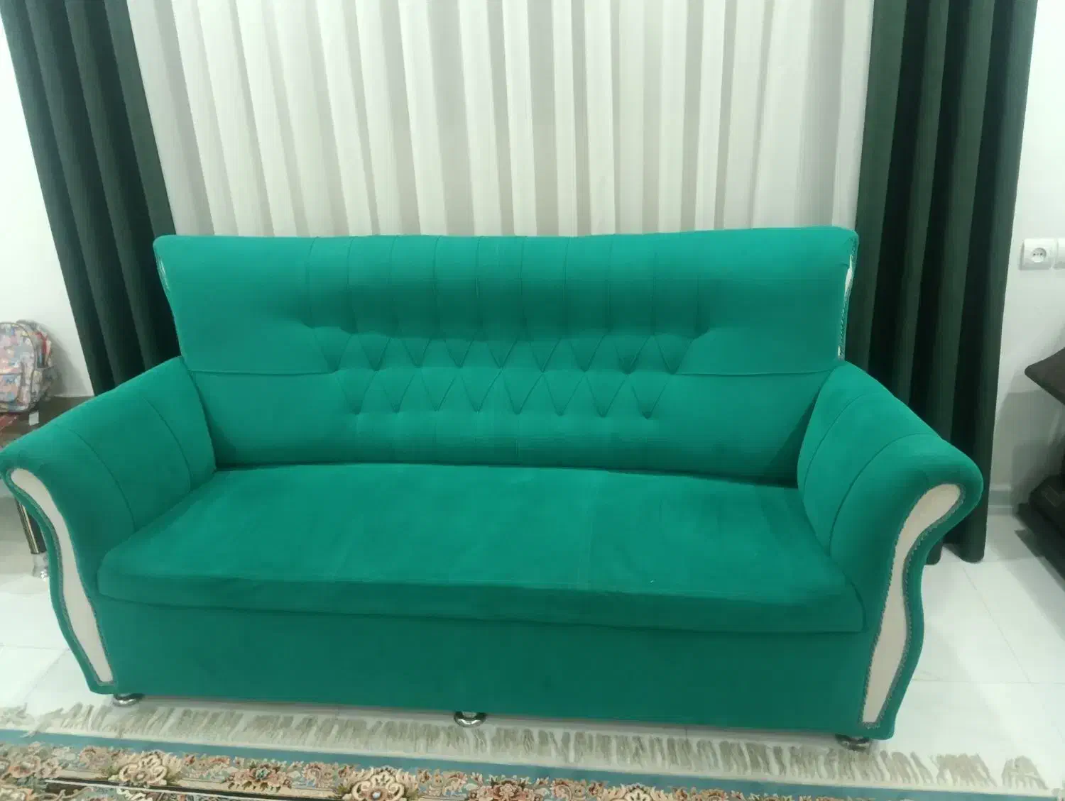 مبل هفت نفره سالم|مبلمان خانگی و میز عسلی|رشت, لاکان شهر|دیوار