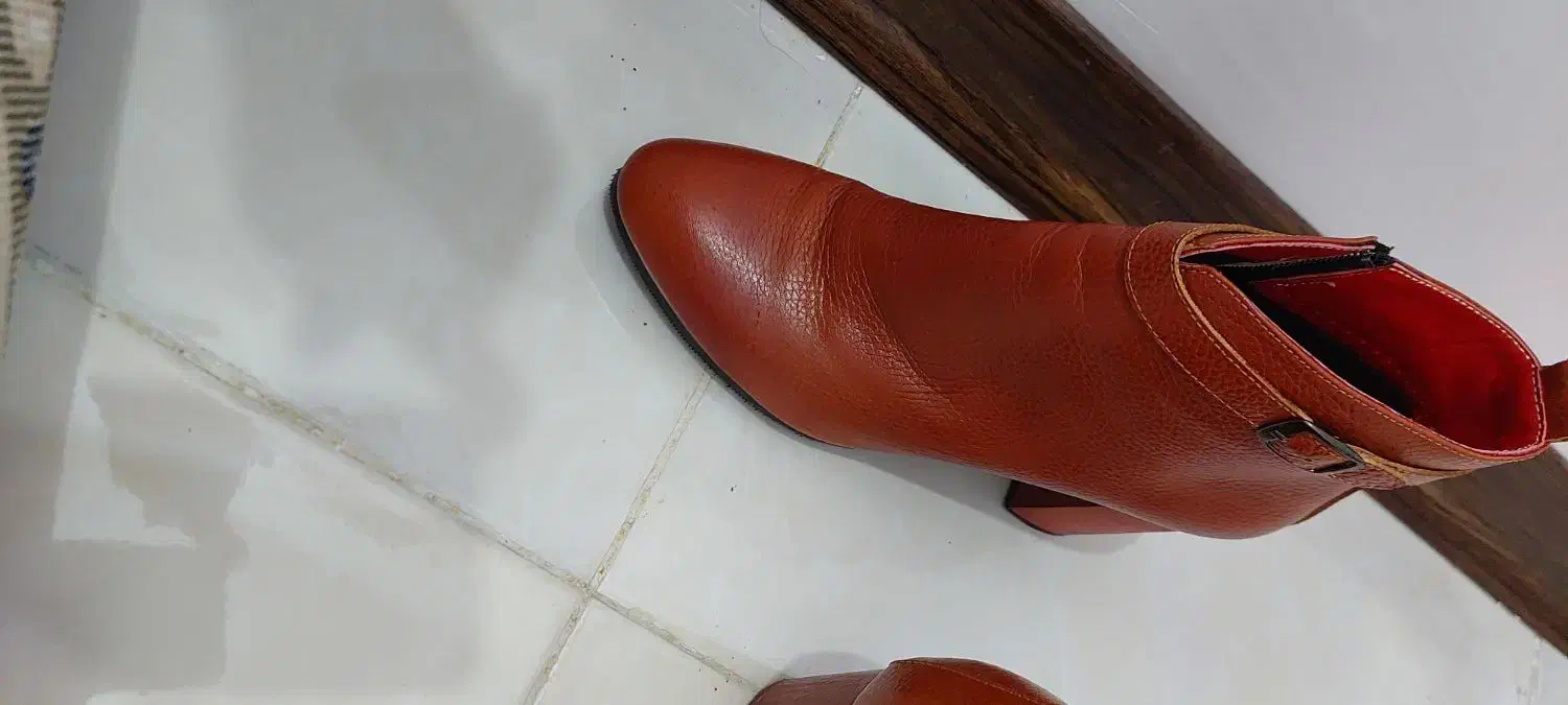 بوت برند A.G.m.اول سرچ کن بدونی که چرم برندهست|کیف، کفش، کمربند|رشت, معلم|دیوار