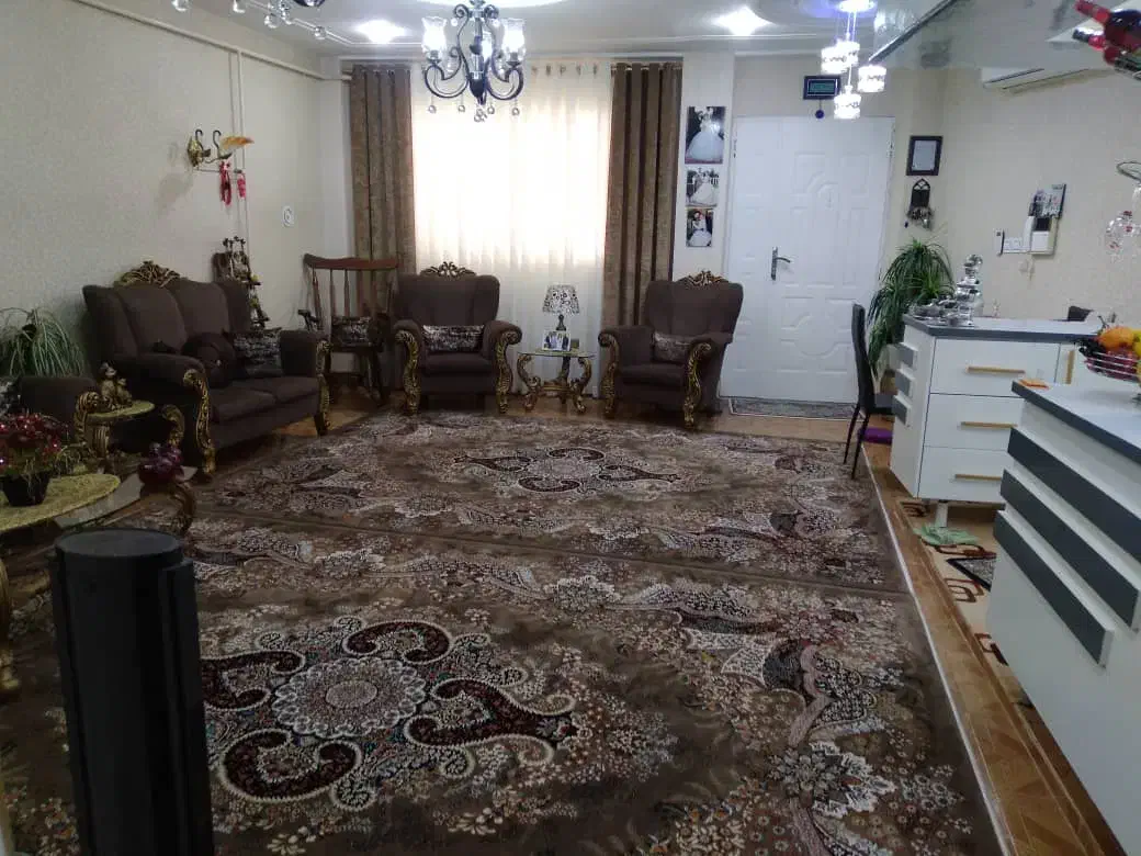 دو طرف پرده پانچ مخمل|پرده، رانر، رومیزی|لاهیجان, خالو باغ|دیوار