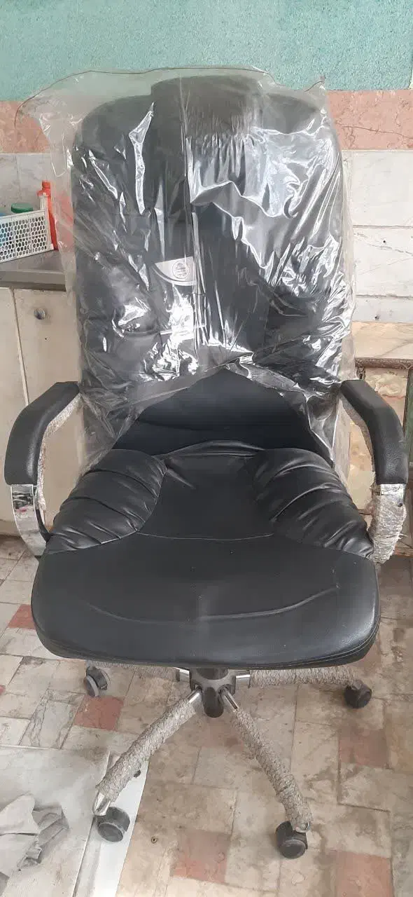 صندلی چرخ دار کاملا سالم. زیر قیمت به علت تغیرات|صندلی و نیمکت|گرگان, |دیوار