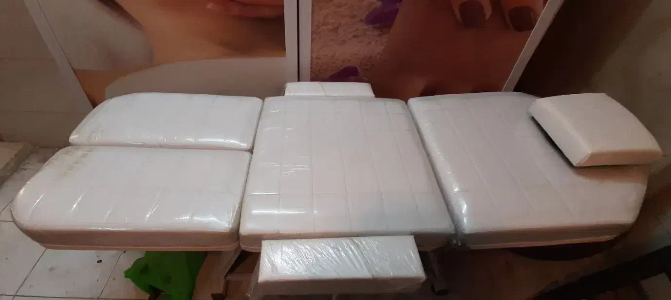 تخت تتو و پاکسازی پوست|آرایشگاه و سالنهای زیبایی|مشهد, آزادشهر|دیوار