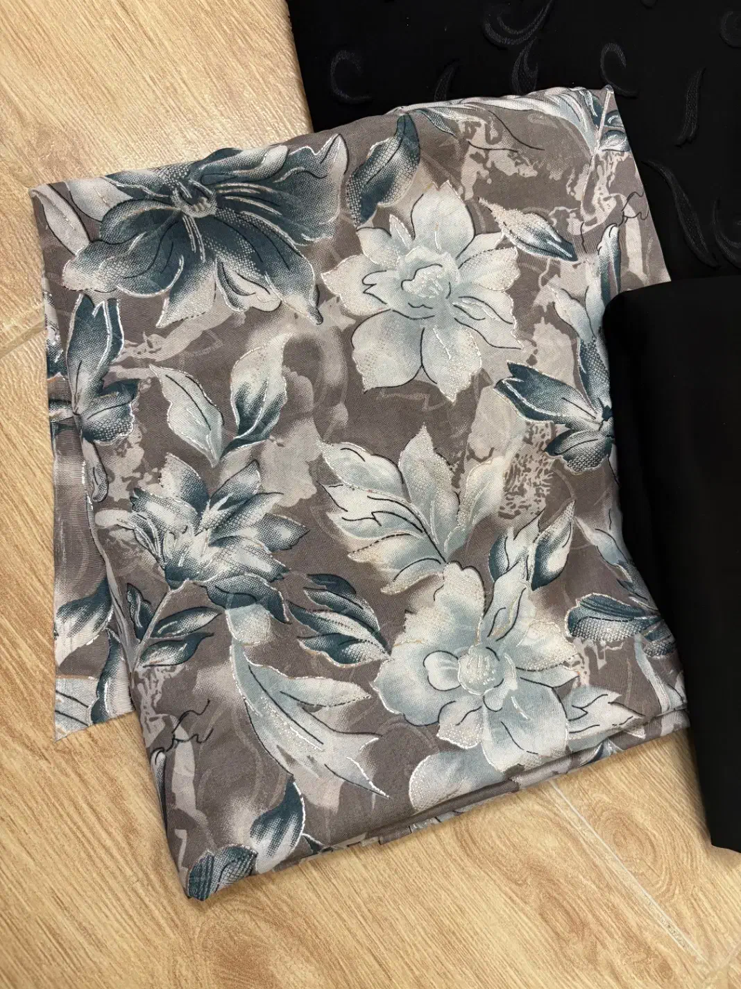 پارچه|لباس|شاهین‌شهر, خبرنگار|دیوار