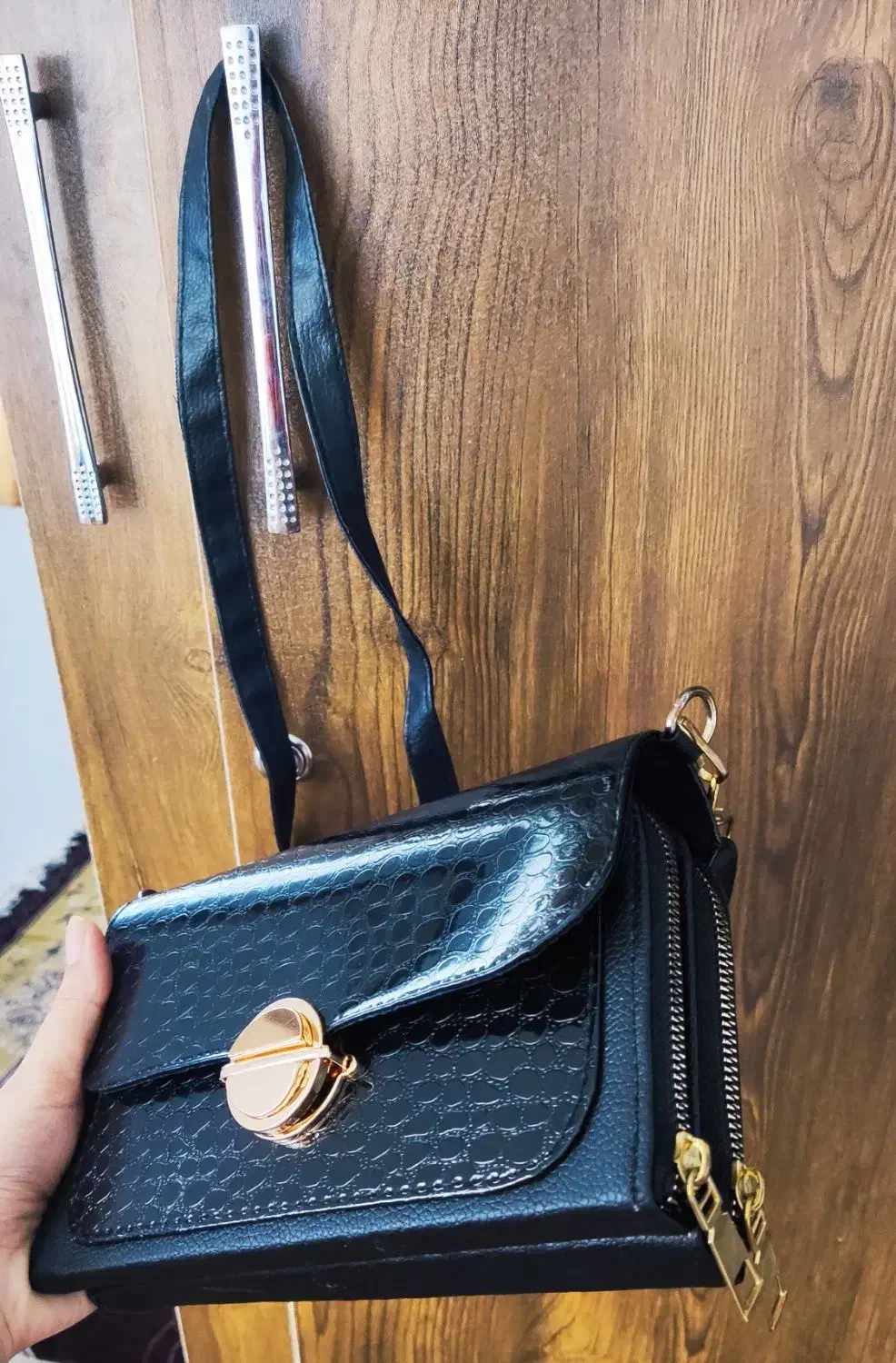 کیف|کیف، کفش، کمربند|لاهیجان, کوی زمانی|دیوار