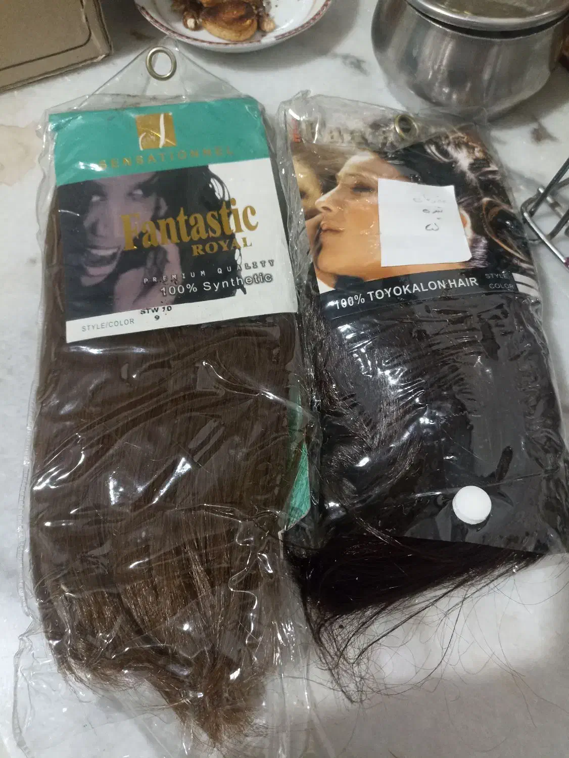 سه عدد مو مصنویی نواستفاده نشده|آرایشی، بهداشتی، درمانی|صحنه, |دیوار