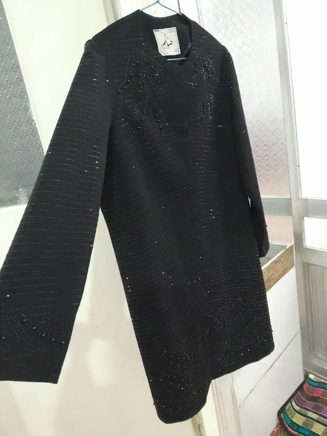 مانتو، نو|لباس|خوی, |دیوار