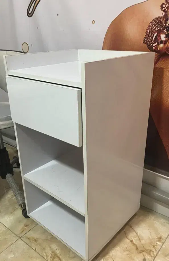 ترولی|بوفه، ویترین، کنسول|مهاجران, |دیوار