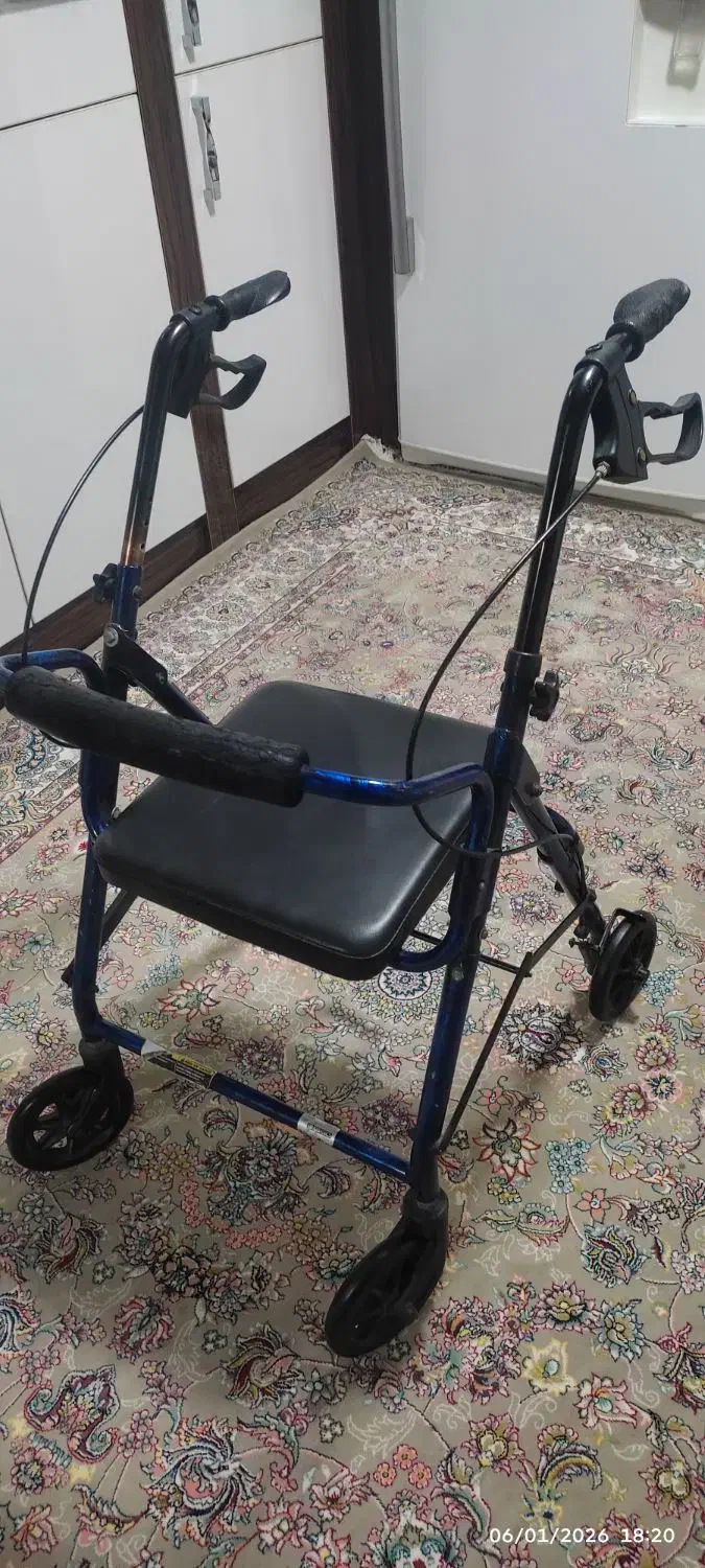 واکر صندلی دار تاشو|پزشکی|ورامین, شهرک فجر|دیوار