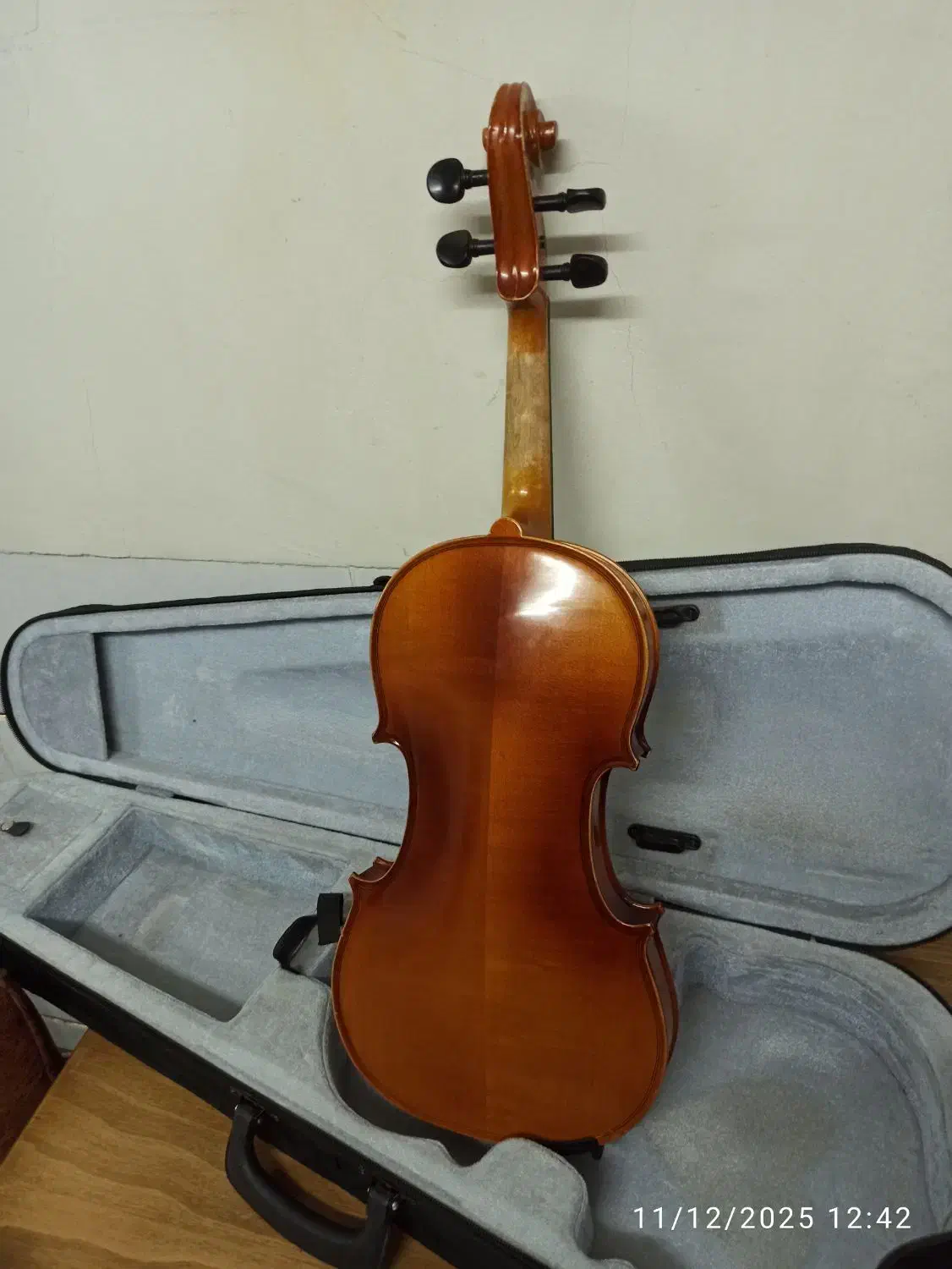 ویولن tf142 ۴/۴ تمیز و صدا عالی|ویولن|لنجان, |دیوار