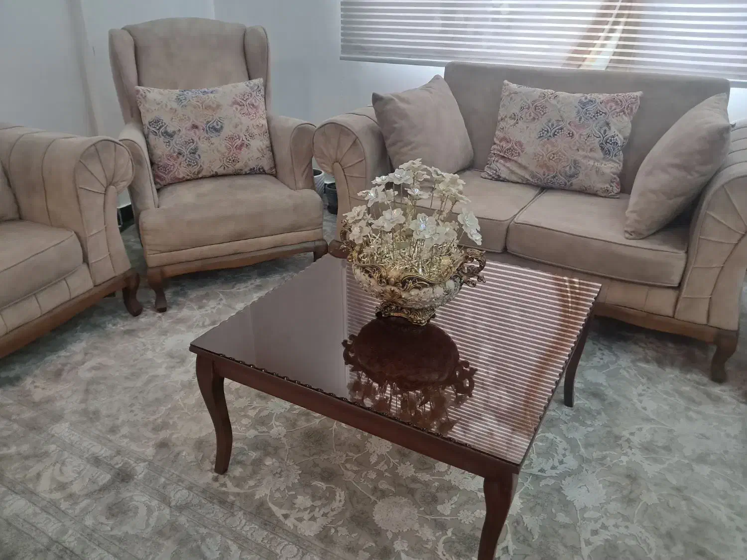 مبل راحتی  ۷ نفره با میز و عسلی|مبلمان خانگی و میز عسلی|باقرشهر, |دیوار