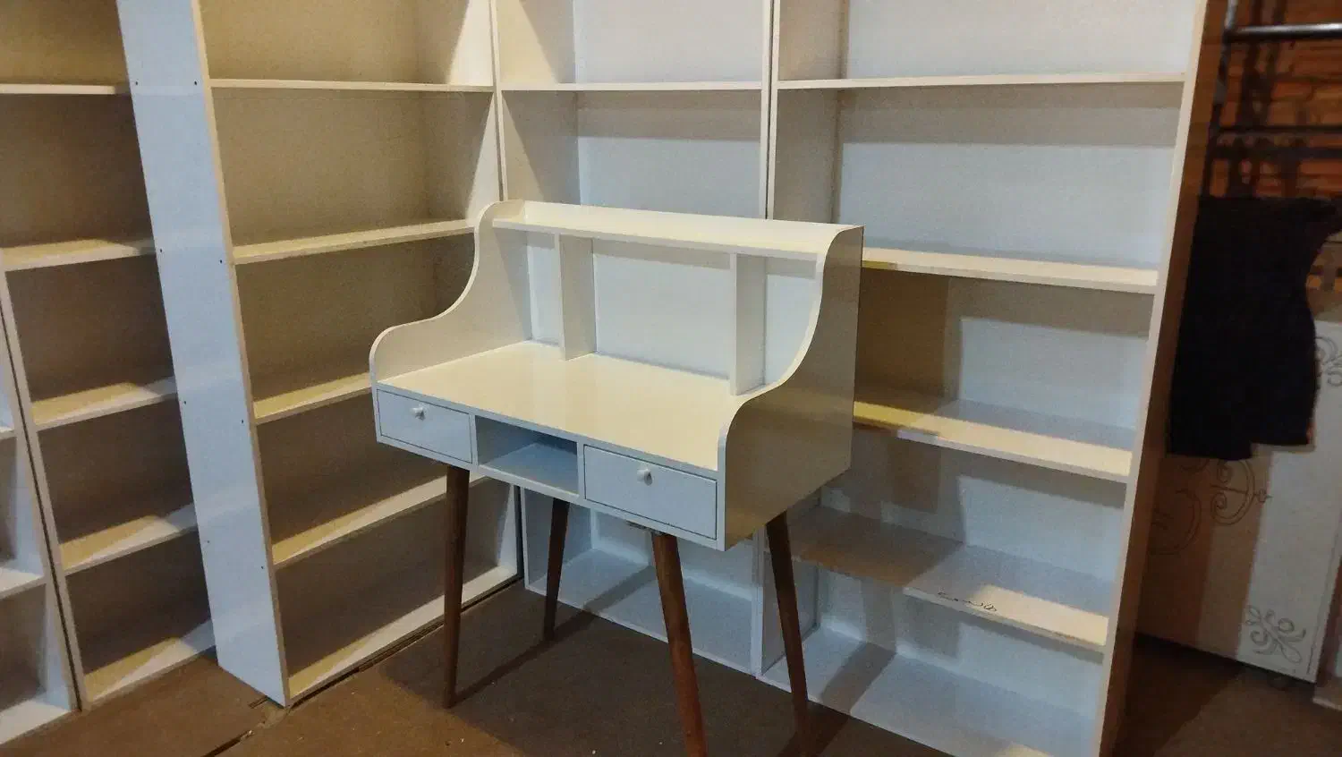 میزتحریر،کتابخانه|میز تحریر و کامپیوتر|نیشابور, شهید بهشتی|دیوار