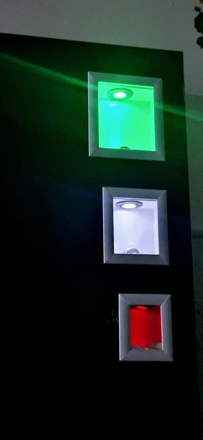 زیر تلویزیون چوبی محکم شیک هالوژن لامپ روز مادر|میز تلویزیون|قم, حنیف نژاد|دیوار