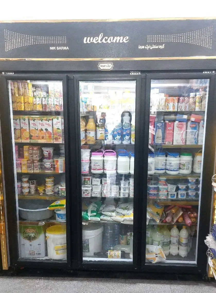 یخچال سه درب در حد نو موتور ایتالیا و میزفروشگاهی|فروشگاه و مغازه|قائن, |دیوار
