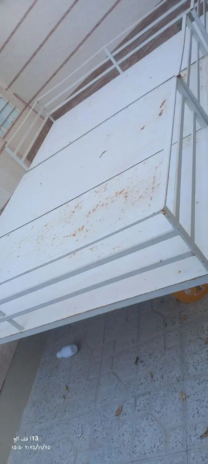 تخت سه لنگه اهنی|تخت و سرویس خواب|جهرم, |دیوار