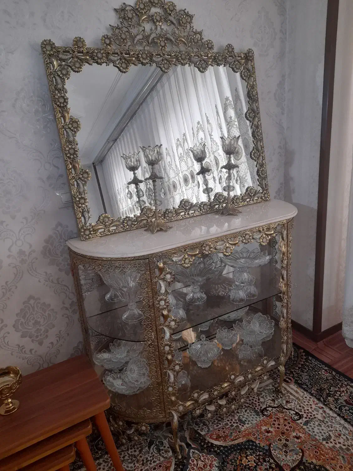 کنسول و اینه برنز در حد نو|بوفه، ویترین، کنسول|اسلامشهر, شهرک سعیدیه|دیوار