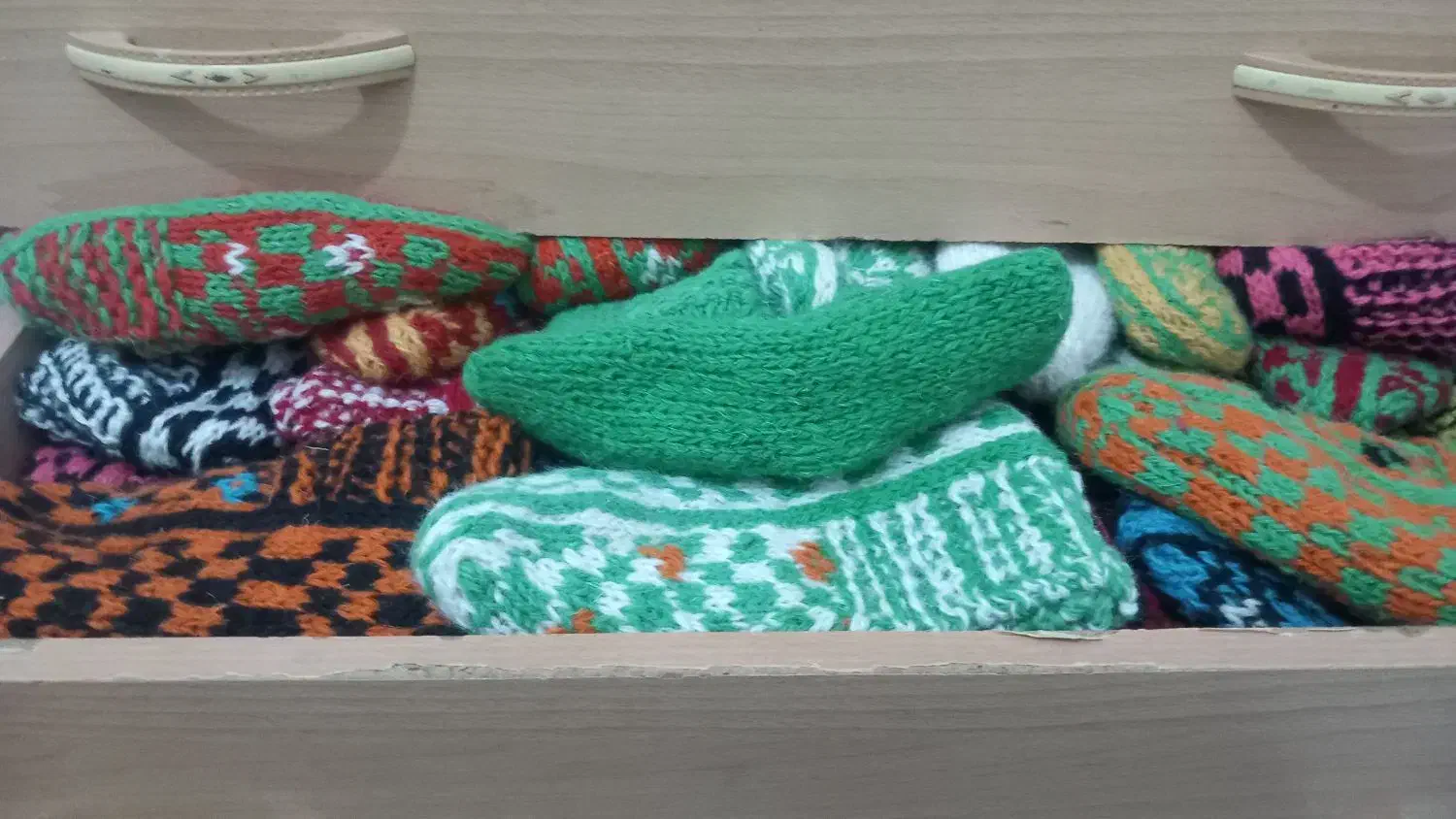 فروش (پاتون) جوراب دستبافت اصل|عمده‌فروشی|رشت, حمیدیان|دیوار