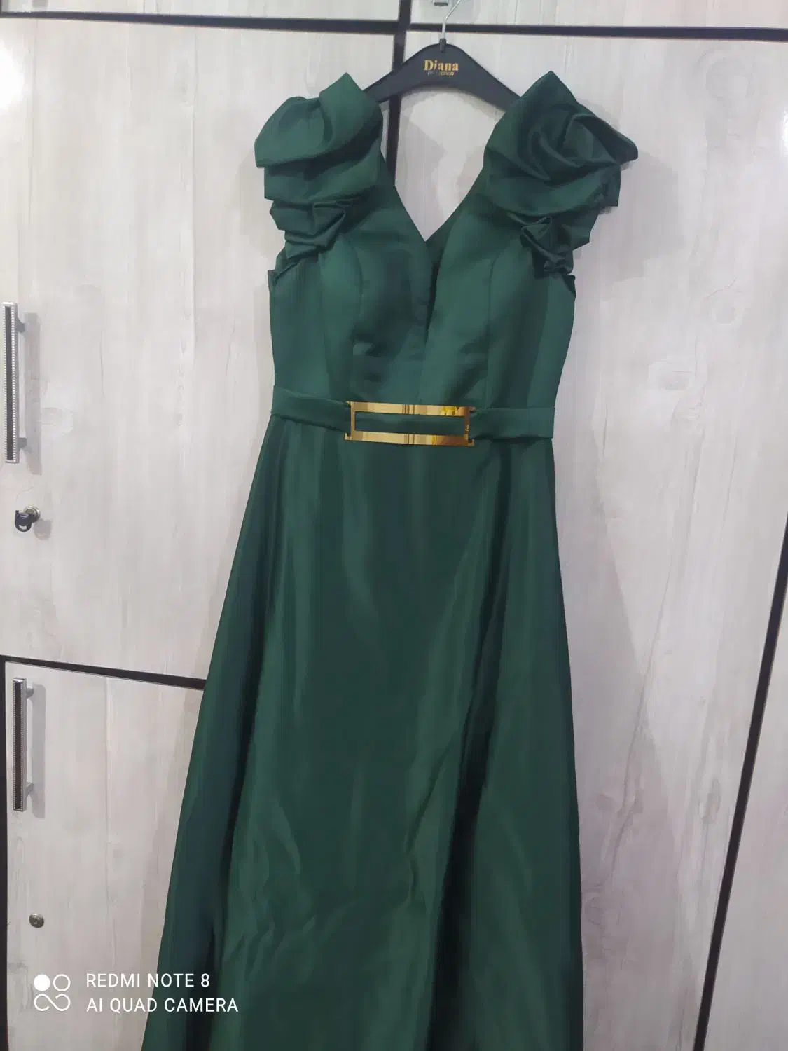 لباس مجلسی|لباس|کارون, |دیوار