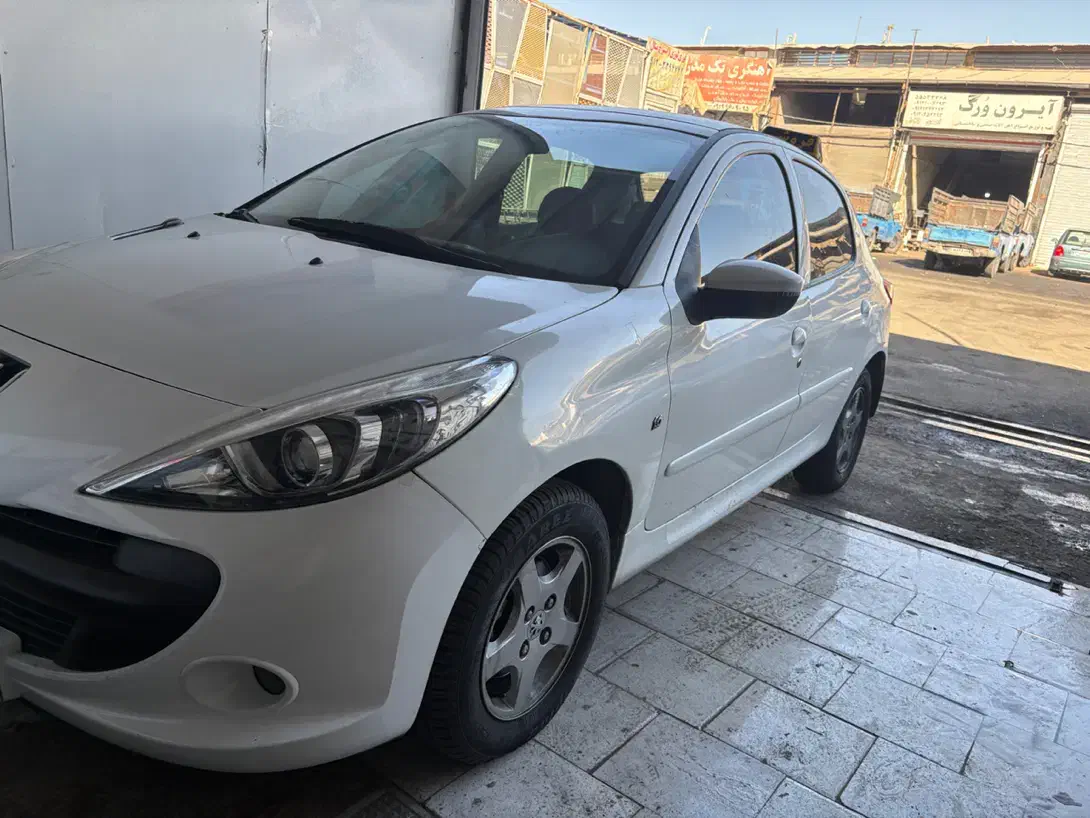 ۲۰۷ مدل ۱۴۰۱ سفید سقف پانا|خودرو سواری و وانت|ری, بازار آهن|دیوار