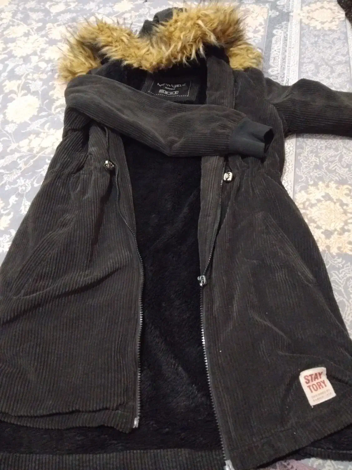 پالتو|لباس|ماکو, |دیوار